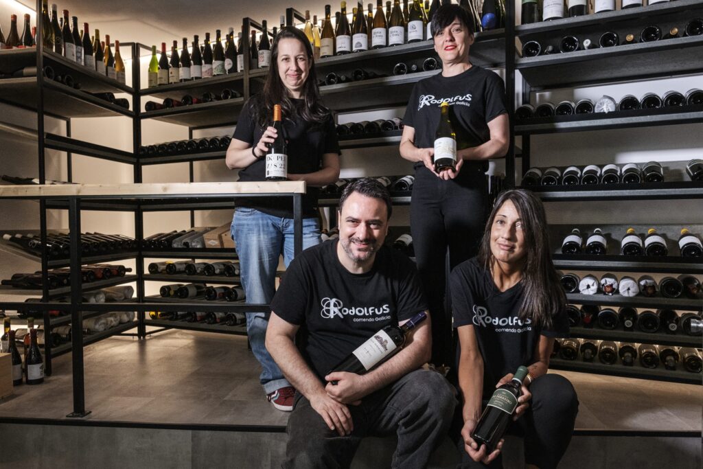 María Montero e Vanessa Varela (de pé) e Leo Naya e Patricia Dopazo (sentados). Foto: Iván Barreiro