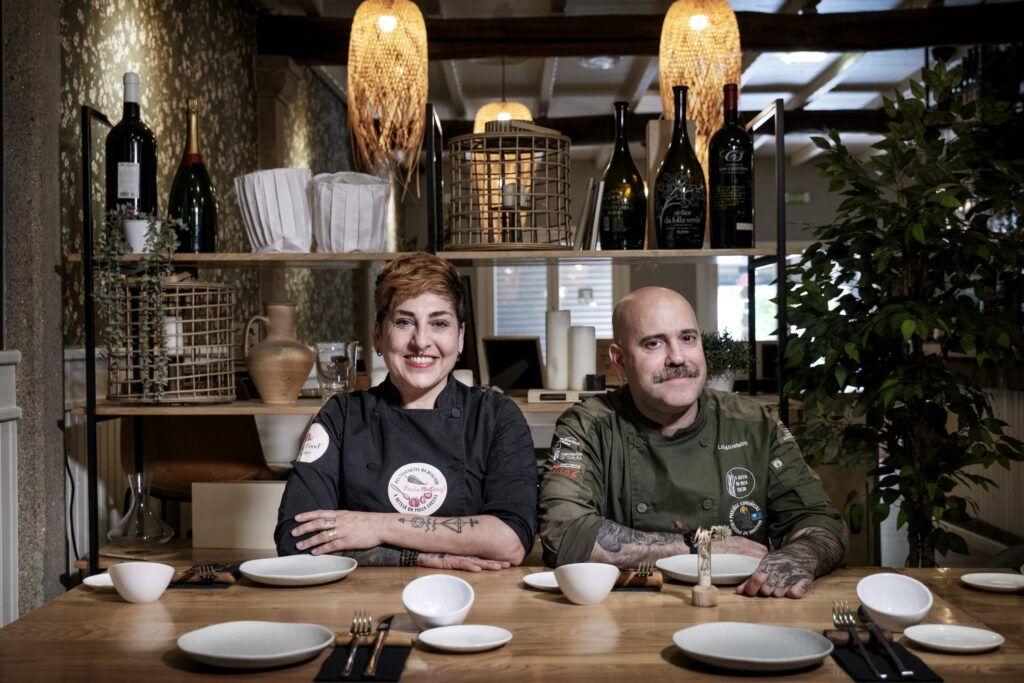 paula e lolo, no seu restaurante a artesa da moza crecha. foto: iván barreiro
